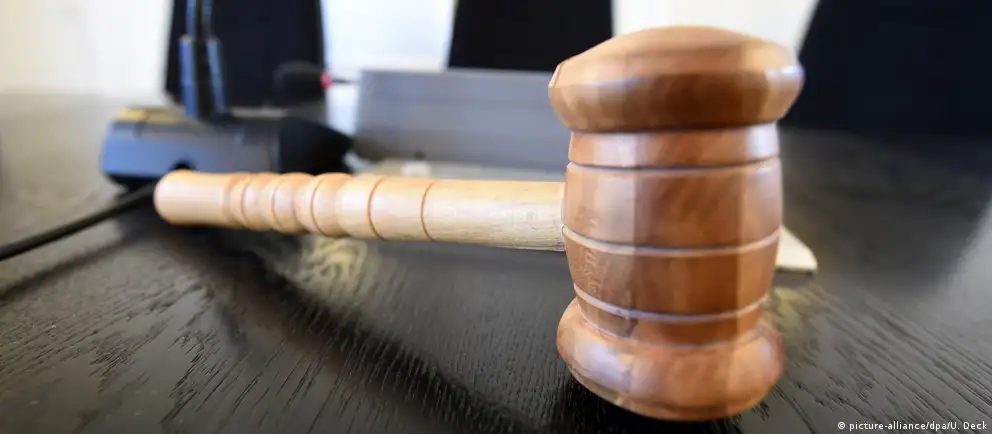 Советский районный суд Воронежа признал 24‑летнего Романа Мальцева виновным в демонстрации запрещённой символики и назначил год исправительных работ; дело связано с признанием «Международного движения сатанизма» экстремистским.