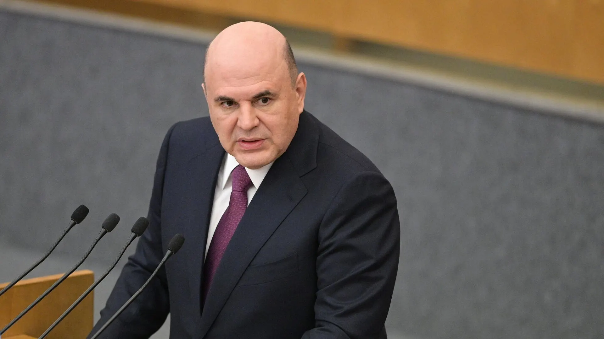 Ассоциация участников электронной торговли выступила против резкого введения полного НДС на импортные товары, предлагая реализовать инициативу поэтапно, чтобы не спровоцировать уход покупателей в нерегулируемые каналы и падение выручки российских продавцов.