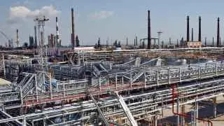 Из‑за ударов беспилотников приостановлена переработка нефти на Новокуйбышевском и Туапсинском НПЗ, ранее под атаки попали заводы в Нижегородской, Саратовской и Ленинградской областях.