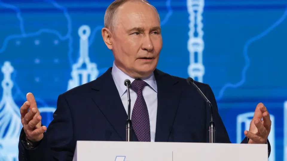 На фоне рекордного за последние годы снижения одобрения власти президент обратился к депутатам с призывом не зацикливаться на запретительных мерах, одновременно власти сталкиваются с последствиями блокировок интернета и ограничений мессенджеров.
