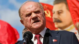 Лидер КПРФ Геннадий Зюганов на заседании Госдумы заявил, что Россия может столкнуться с ситуацией, подобной 1917 году, если срочно не принять экономические меры, и отметил, что блогер Виктория Боня в своем обращении к президенту затронула те же проблемы, о которых коммунисты говорят давно.