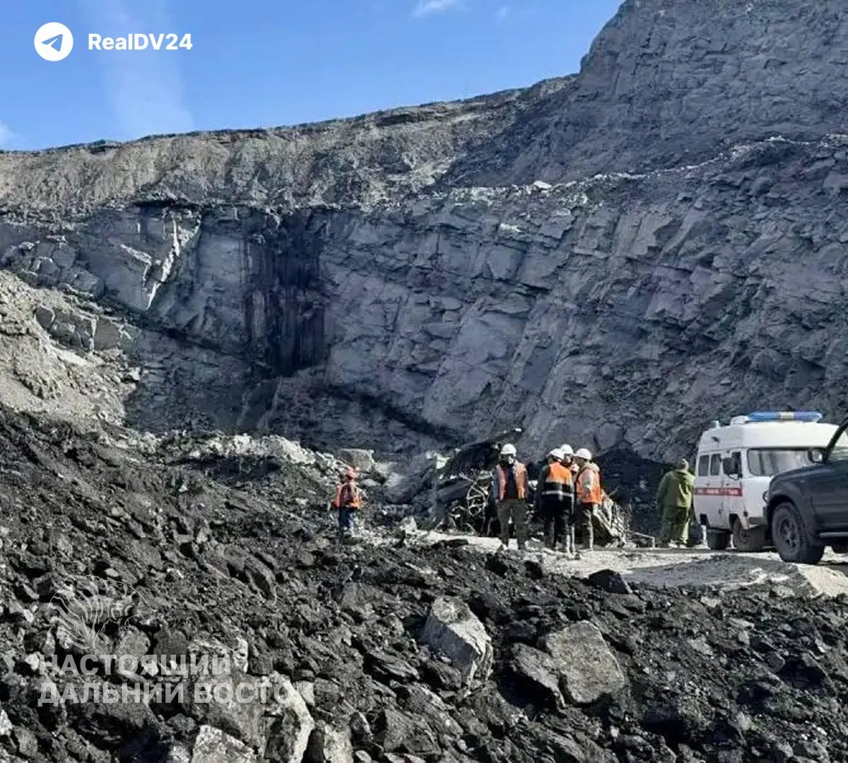 После четырёх суток разбора завалов спасатели достали тела всех восьми пострадавших при обвале на руднике 30 апреля; личности установлены, родственникам оказывают помощь специалисты.