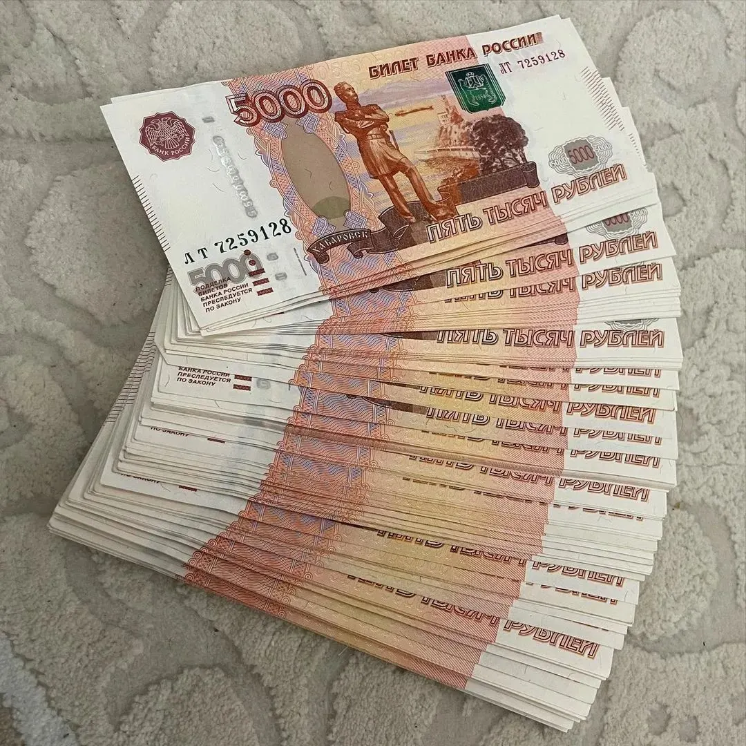 Депутаты предлагают внести в Трудовой кодекс норму о ежегодной выплате «13‑й» зарплаты, приуроченной к Празднику Весны и Труда; размер выплаты должен быть не ниже среднего заработка работника.