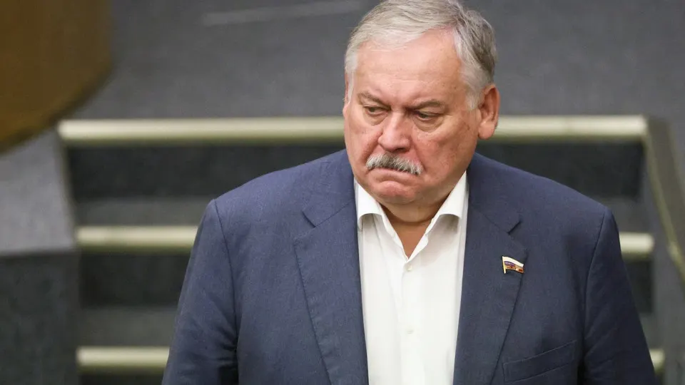Первый зампред комитета Госдумы Константин Затулин обвинил Латвию и Эстонию в нарушении обещаний о равных правах русскоговорящего населения; заявления прозвучали на фоне обсуждения в Госдуме мер по защите россиян за рубежом и предупреждений разведок о рисках эскалации.