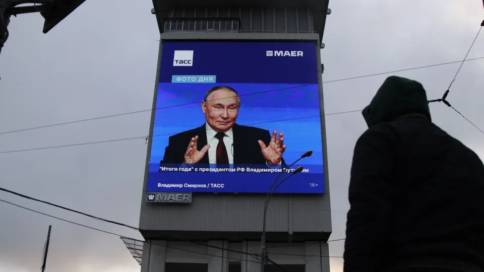 Минэкономразвития отмечает рост ВВП на 0,3% в первом полугодии 2026 года. Военный сектор замедляется, гражданские отрасли в рецессии, а прогноз на год близок к нулю.