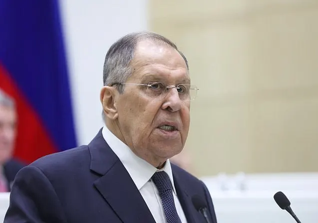 Москва считает обвинения провокацией после инцидента с беспилотником в Лейпциге. По словам Лаврова, закрытие дипломатических представительств и усиление мер говорят об эскалации.