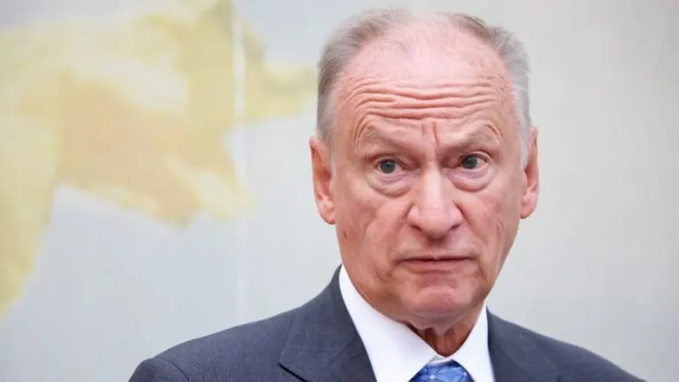 Патрушев заявил, что в случае военных действий Польша рискует исчезнуть как государство в считанные дни, а оценки Сикорского мощи России он назвал неверными.