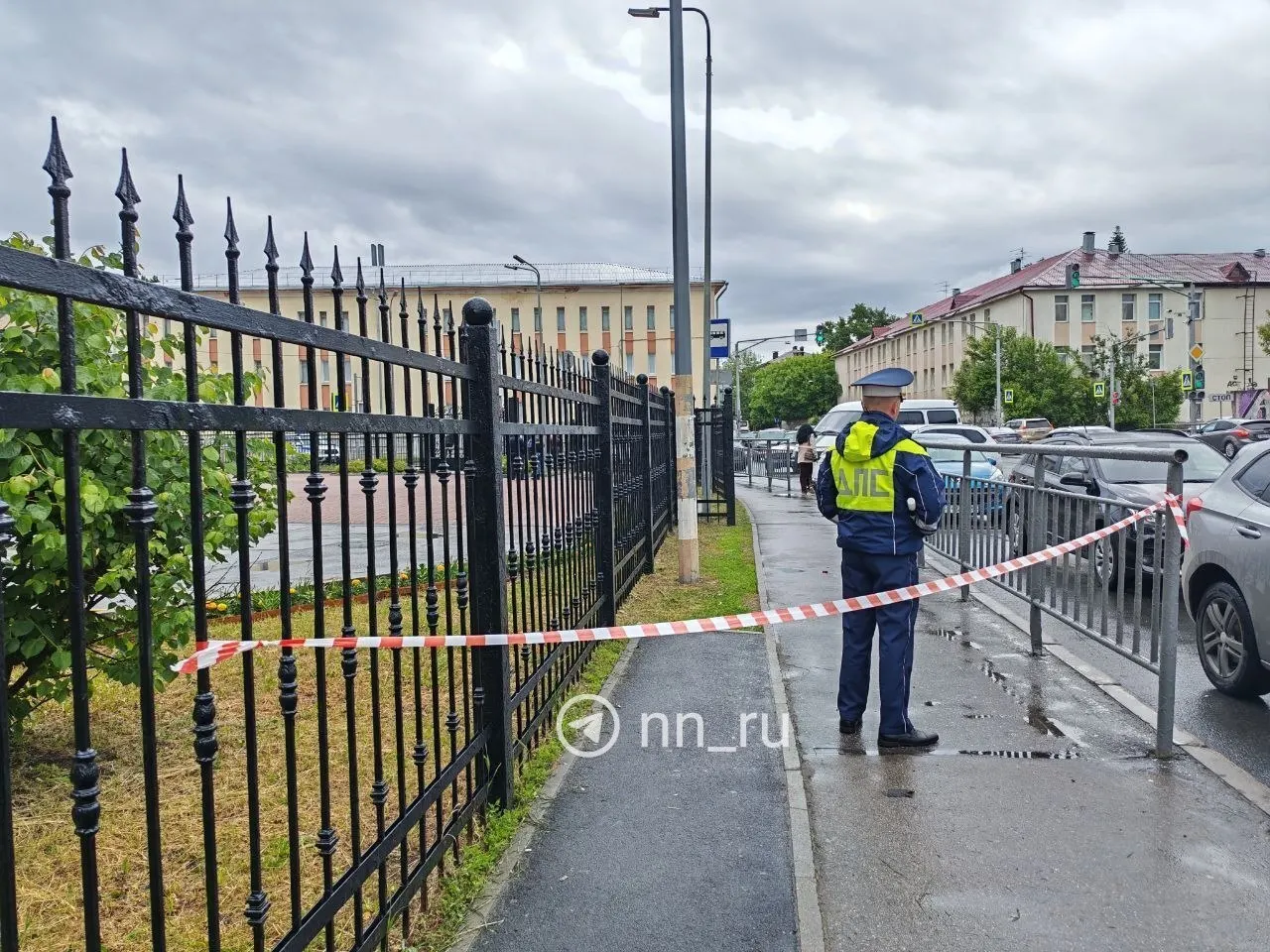 Над регионом сбили несколько беспилотников. В Нижнем Новгороде здание областного суда получило повреждения, пострадавших пока не зафиксировано, на месте работают полиция и МЧС. По данным Минобороны, ночью по регионам сбили 62 БПЛА.
