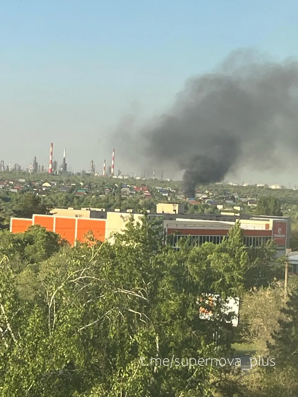 Атаки беспилотников в Сызрани и Белгородской области, задержания по делу о хищении выплат, сбор средств на восстановление этнокомплекса и новые меры ФНС — краткий обзор ночных происшествий по стране.