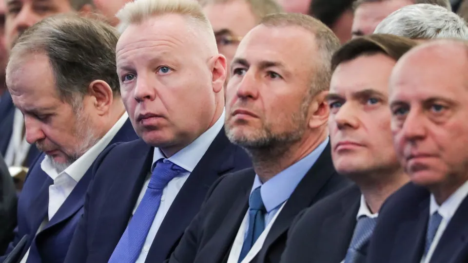 Российский союз промышленников и предпринимателей предложил не публиковать в интернете судебные акты и сведения по искам компаний к контрсанкциям; инициативу обсуждают в администрации и профильных ведомствах, Минэкономразвития выражает обеспокоенность.