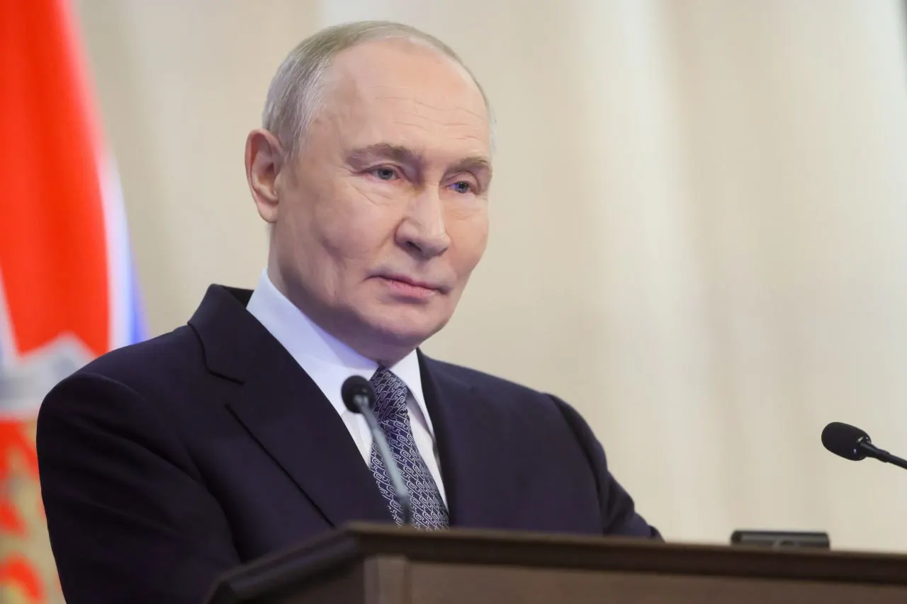 Президент России по приглашению Касым-Жомарта Токаева посетит Казахстан; в ходе переговоров планируют обсудить укрепление стратегического партнёрства и союзнических отношений.