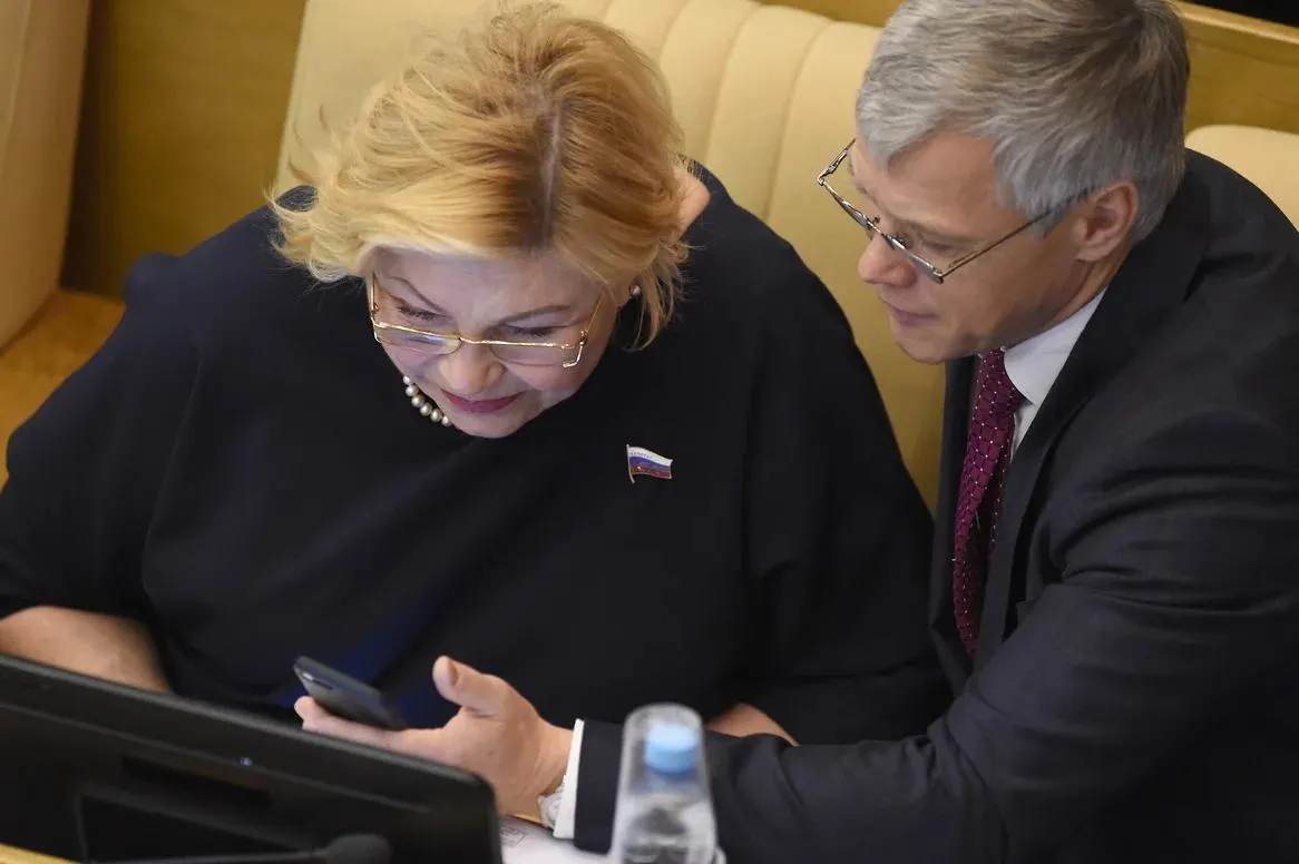 Валерий Гартунг вместе с коллегой Еленой Драпеко оказались среди двух депутатов, проголосовавших против обращения Госдумы по удару в Старобельске. Спикер назвал инцидент техническим сбоем и потребовал выяснить обстоятельства.