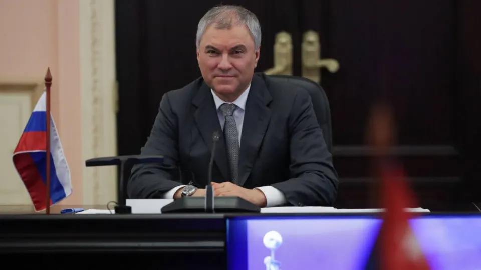 Председатель Государственной думы объявил, что использование западных вооружений и спутниковых технологий против гражданских объектов может вынудить Россию применить бесследное оружие. Заявление последовало после удара по Старобельску и последующей эскалации ответных ударов по Киеву.