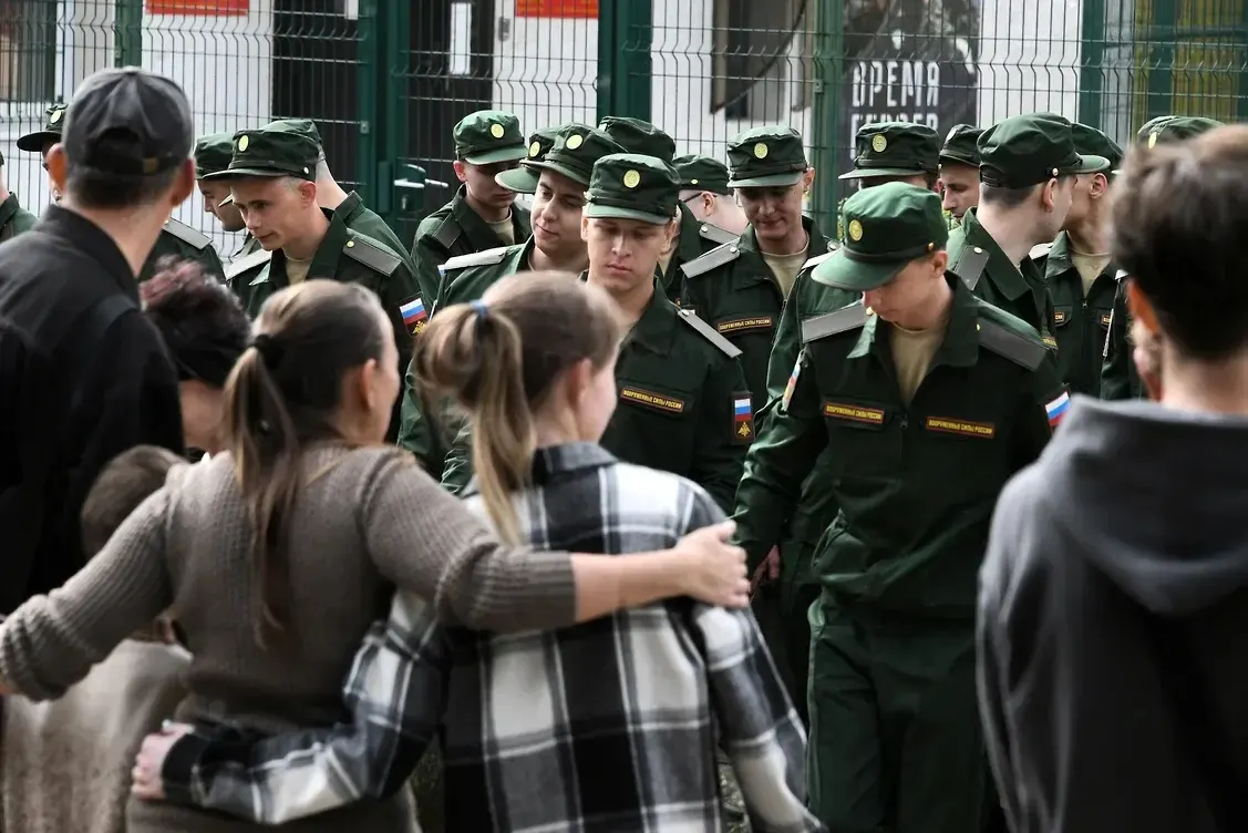 Первая жалоба в Верховный суд уже подана: женщины требуют отменить норму закона, лишающую выплат тех, у кого не было общего несовершеннолетнего ребёнка с погибшим.