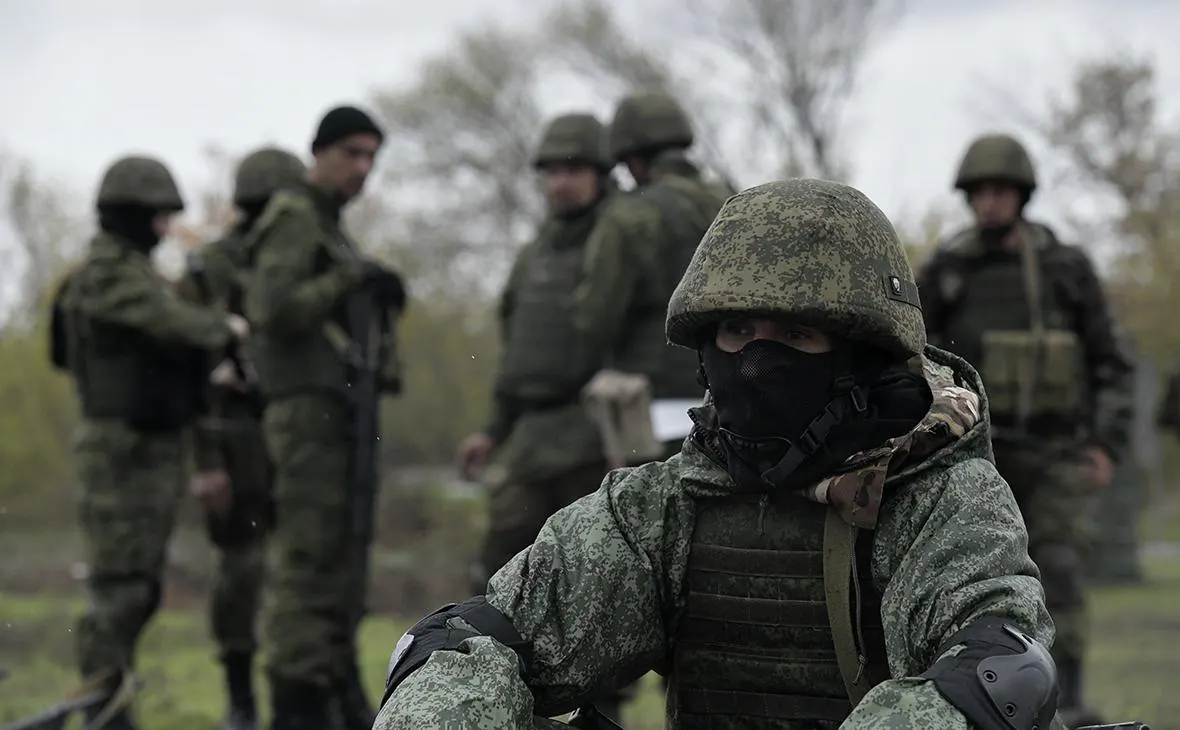 По свидетельствам бывших чиновников, военных экспертов и представителей разведки, Россия уступает Украине в технологиях и тактике; без масштабной мобилизации ресурсов ситуация может привести к поражению.
