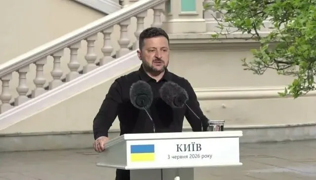 Президент Украины заявил о готовности вести прямые переговоры с Россией для прекращения войны, при этом отметив задержки со стороны США и вероятность усиления ответных ударов.