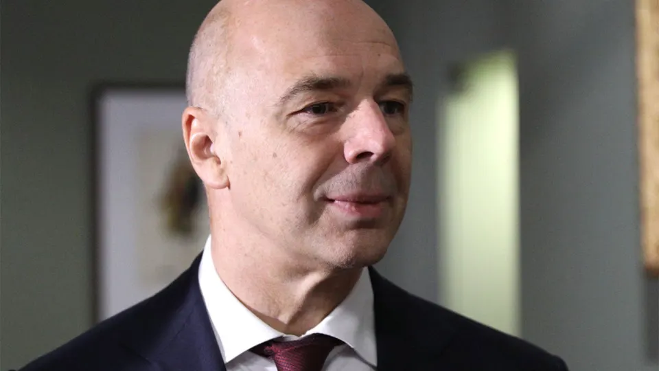 Минфин заявил, что компании топливно‑энергетического комплекса должны самостоятельно закупать средства защиты, а расходы можно включать в себестоимость. Между тем атаки дронов уже серьёзно снизили переработку и подняли цены на топливо.