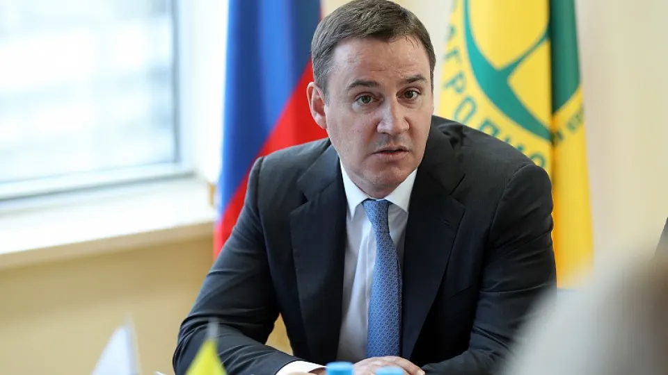 Зампред правительства Дмитрий Патрушев фактически установил контроль над государственным оператором по мусорной реформе: в наблюдательный совет войдёт близкий соратник, рассматривают кандидатуру главы компании. Смена менеджмента проходит на фоне уголовных дел против прежних топ‑менеджеров.