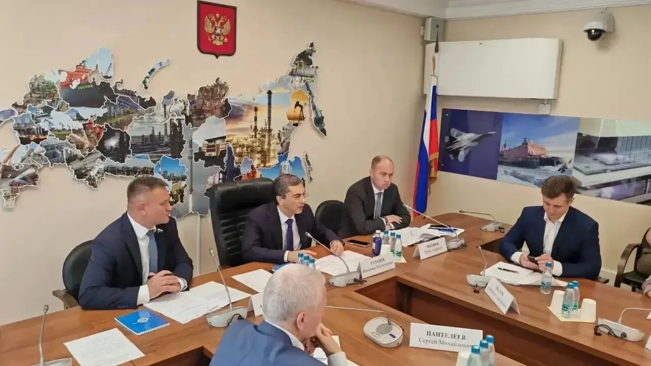 Депутат подготовил законопроект, дающий профильным министерствам доступ к данным ФНС для отслеживания формирования цены на каждом этапе — это должно помочь быстро выявлять причины резкого подорожания и принимать меры.