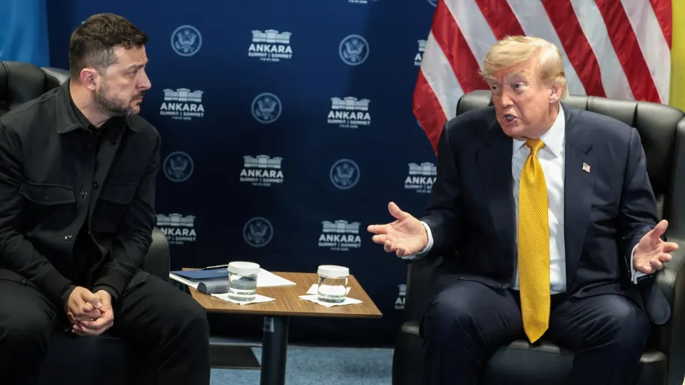 На встрече с Владимиром Зеленским на саммите НАТО в Анкаре Дональд Трамп охарактеризовал удары по российской территории как эскалацию, которая, по его мнению, может поспособствовать завершению конфликта; он также заявил о давлении на Владимира Путина и намерении поговорить с ним.