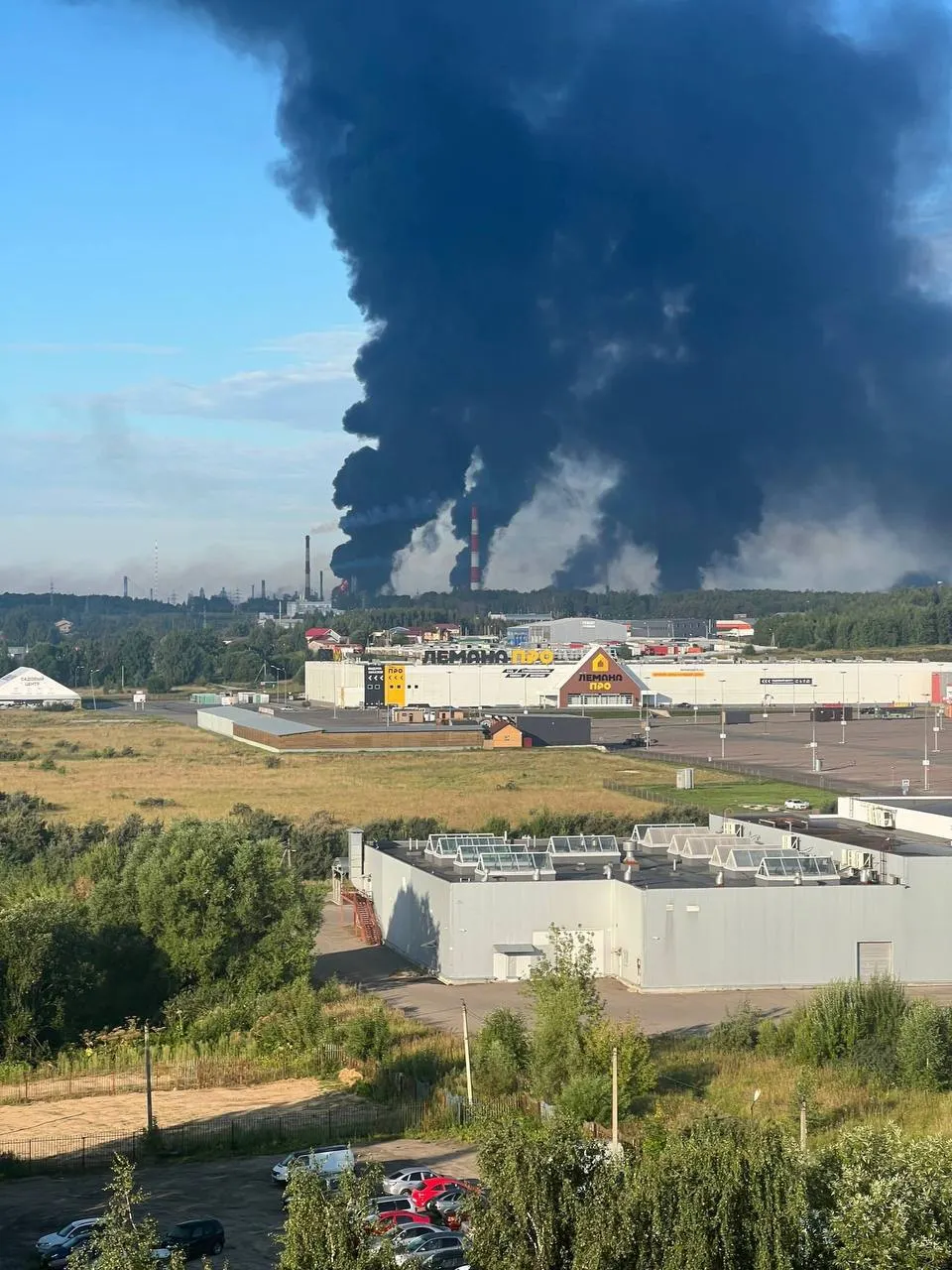 Сводка ночных событий по всей стране: атаки беспилотников в нескольких регионах, гибель и ранения, заявления о предстоящих выборах и другие происшествия.