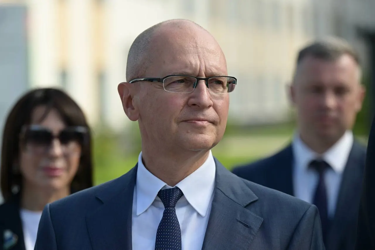 Сергей Кириенко прибыл в Екатеринбург на инспекцию подготовки к Международному фестивалю молодёжи; планируются 10 тысяч участников из 190 стран, 650 мероприятий и около двух тысяч артистов, вопрос безопасности остаётся в центре внимания.