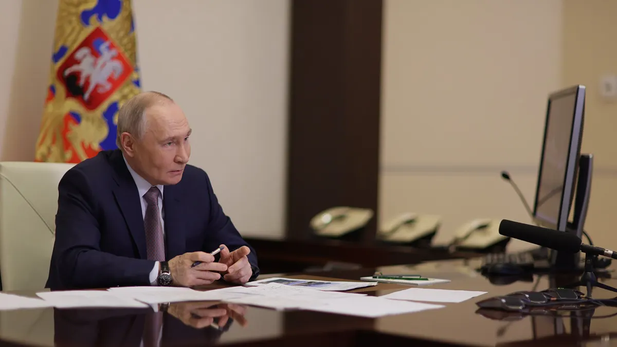 Указ позволяет вводить внешнее управление над объектами критической инфраструктуры России при несвоевременном выполнении мер безопасности; документ опубликован и вступает в силу.