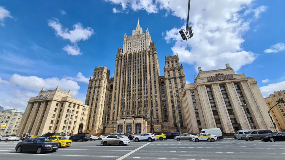 Заместитель министра иностранных дел заявил, что любая заморозка конфликта на Украине невозможна без устранения первопричин, а западные партнеры продолжают помогать киевскому режиму.