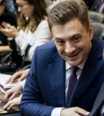 Депутат-коммунист обратился к главе Минпромторга с призывом снизить стоимость автомобилей АвтоВАЗа на внутреннем рынке, указав на более выгодные цены за пределами страны.
