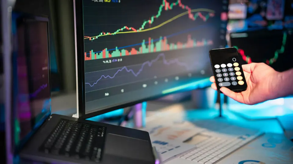 USDT может подвергнуться блокировкам и ограничениям, регуляторные меры усиливаются, а Россия развивает собственные цифровые инструменты — что это значит для крипторынка.