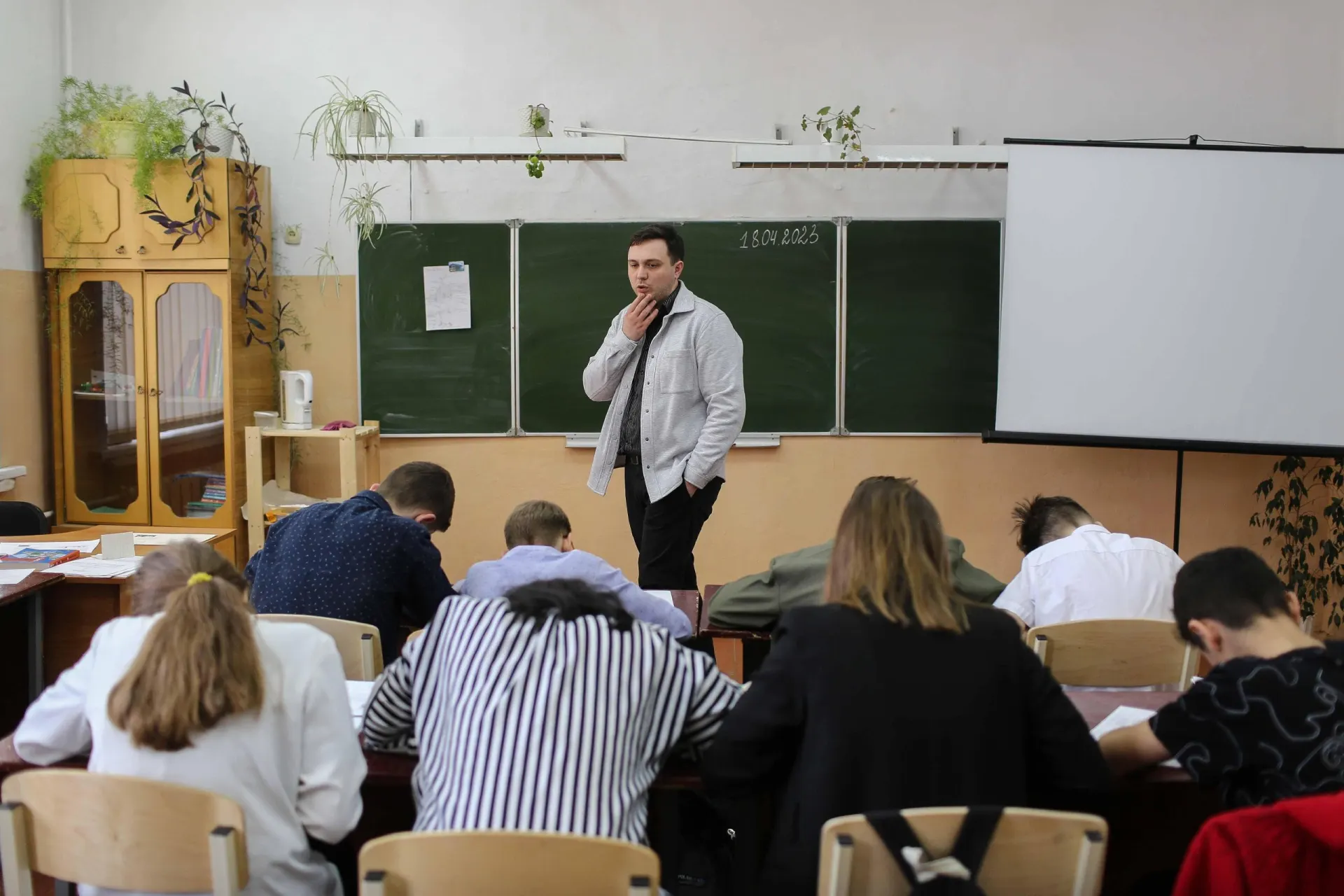 Министерство образования добавило в расписание ещё один час истории; изменение коснётся не всех учеников.