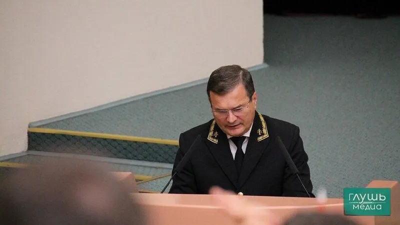 Высшая квалификационная коллегия судей РФ привлекла к дисциплинарной ответственности председателя Саратовского областного суда Олега Ляпина и его заместителей — Артёма Аниканова и Ирину Ефимову — за многочисленные системные нарушения в работе региональных судов.
