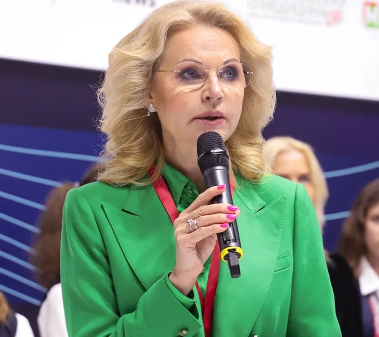 Вице-премьер Татьяна Голикова предложила расширить перечень литературных произведений в государственных образовательных программах, включая китайскую литературу.
