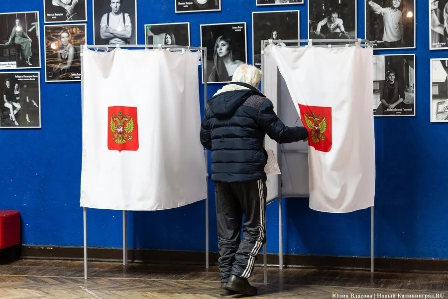 Обсуждается возможность переноса сроков выборов Госдумы отдельно от региональных и муниципальных кампаний; рассматриваются поправки к итогам кампании.